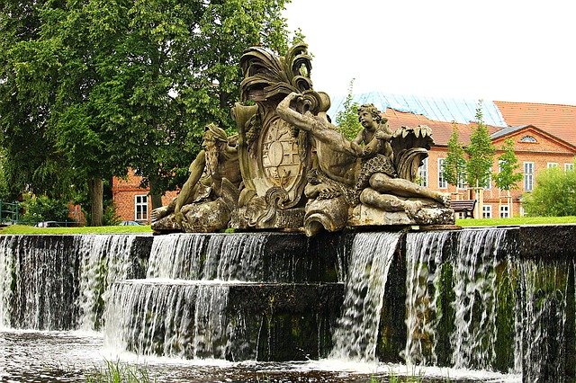 Pourquoi construire une cascade en bassin dans son jardin ?